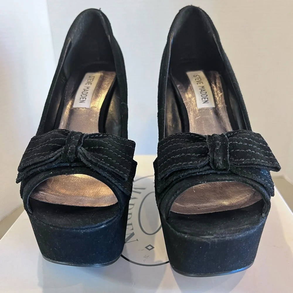 Steve Madden Black Suede Bow Detail Platform Wedges closer to Size 7